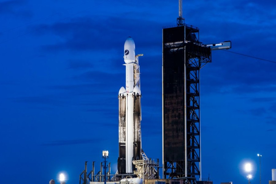 Falcon Heavy: SpaceX'in Devrimci Ağır Yük Taşıyıcısı