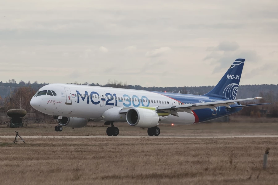 Rus Motorlarına Sahip 2'nci MC-21 Yolcu Uçağı Havalandı