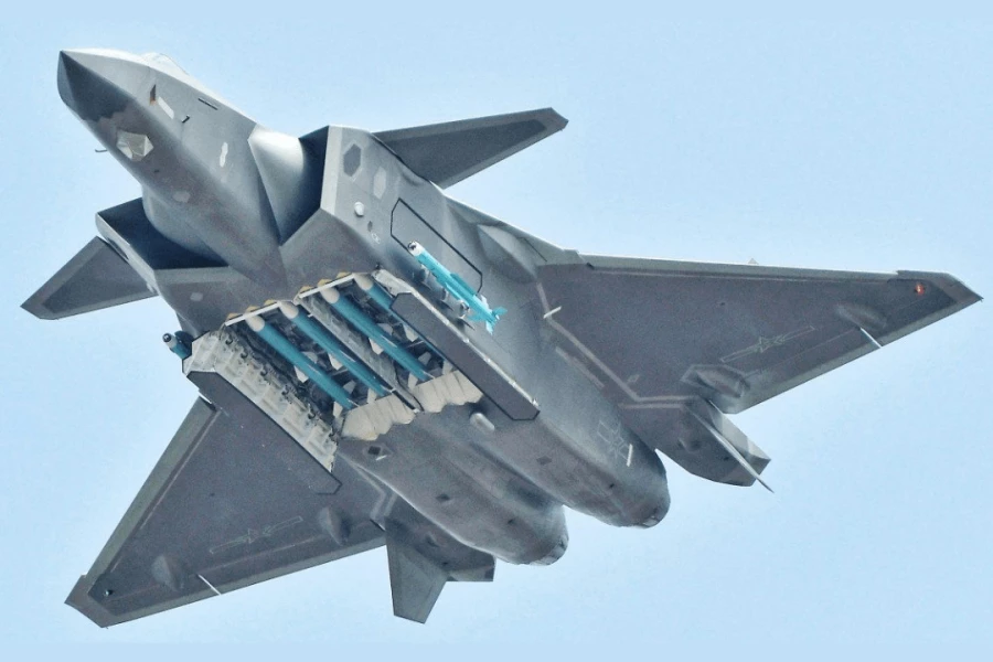 J-20 Muharebe Uçağı Zhuhai Airshow'da